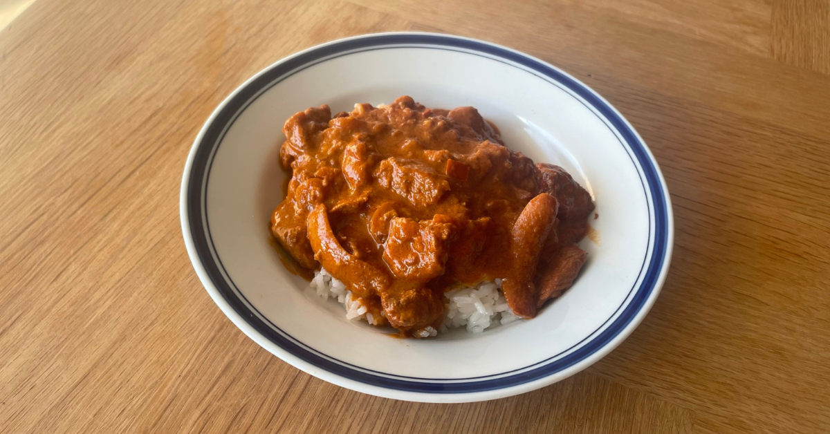 Mørbradgryde med fløde, bacon & cocktailpølser